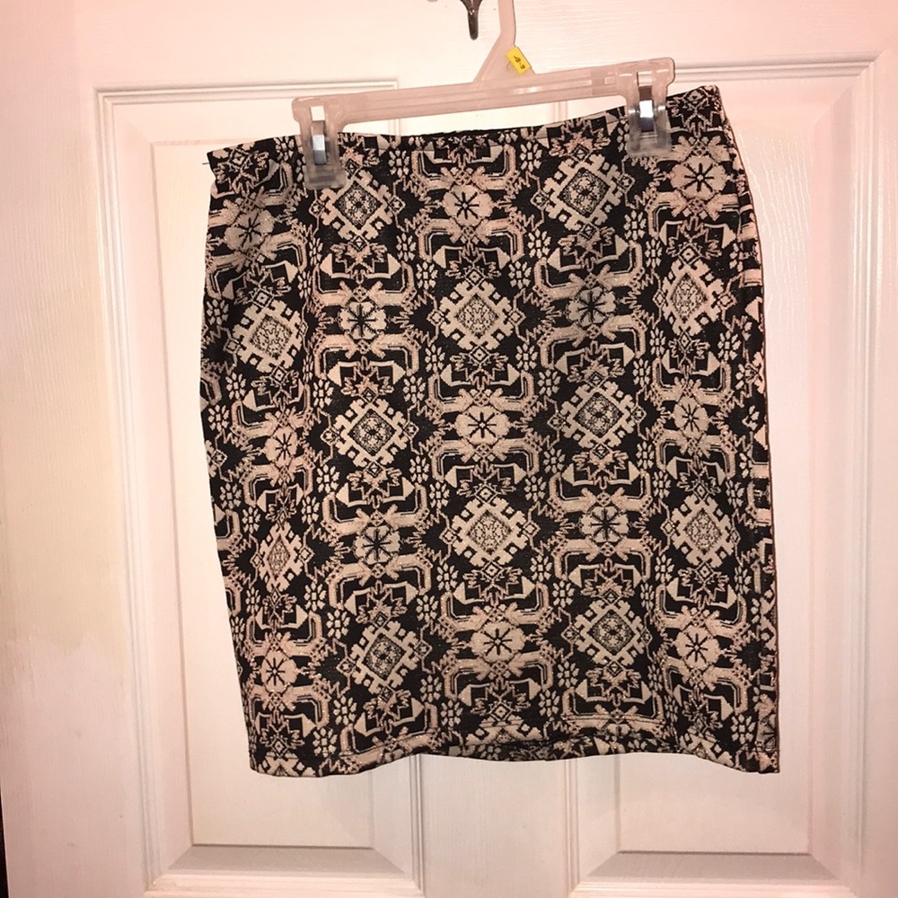 Sparkly black & gold mini skirt!